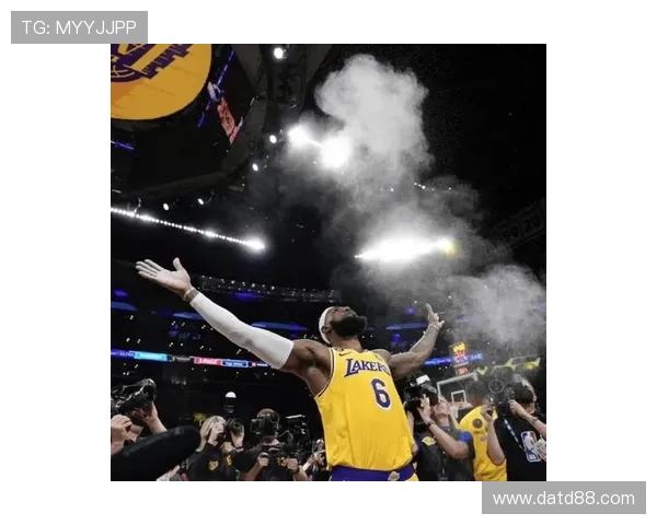 NBA最新动态：詹姆斯赛季表现惊艳 费城76人交易大动作震动联盟