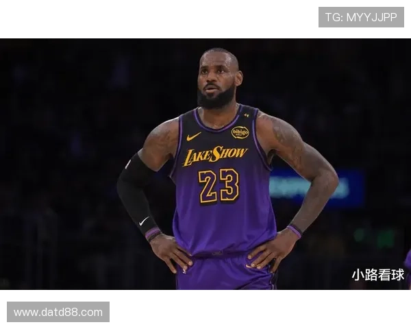 NBA最新动向:詹姆斯领衔湖人挑战勇士季前赛激情碰撞 NBA最新动向:詹姆斯领衔湖人挑战勇士季前赛激情碰撞