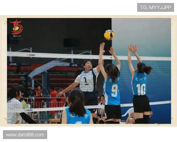 中国女排逆转夺冠再创辉煌全队团结拼搏展现新时代风采