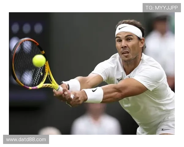 网球赛事精彩纷呈 2025年赛季新星崭露头角 胡尔卡与纳达尔的对决引发热议